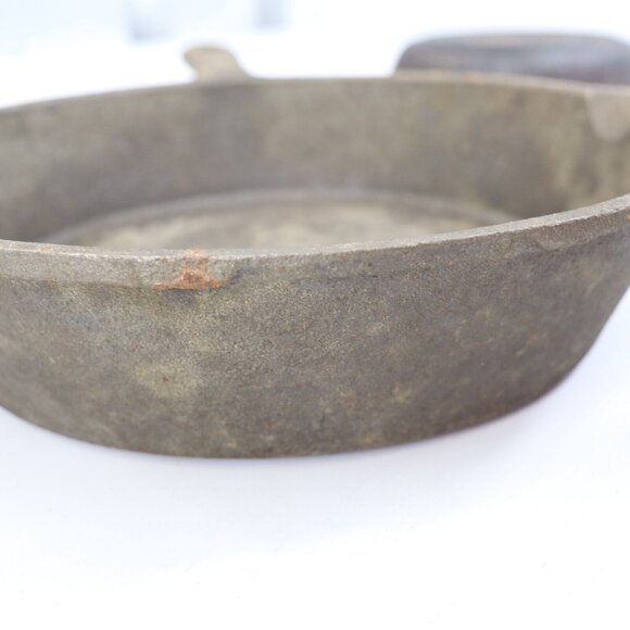 Antique Lot of 2 Unmarked Cast Iron Skillets Small Frying Pan Smoke Rings - Picture 11 of 11